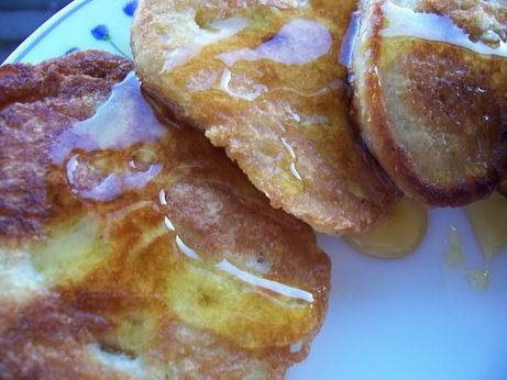 оладушки с овсянкой и яблоками 1,5 ст муки 1ст мелких овсянных хлопьев 3 ст сахара щепотка соли 2...
