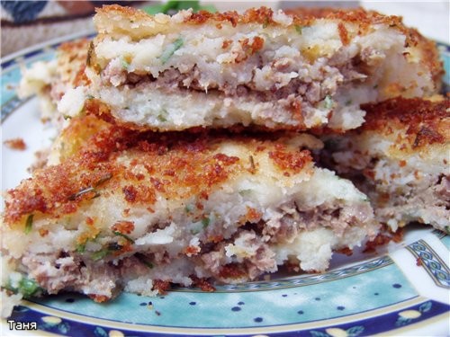 Картофельные зразы с ливером Потребуется:крутое картофельное пюре со сливочным маслом и сырым яйцом... - 3