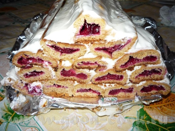 у нас на обед супчик с сухариками карась запеченный с картофелем и тортик ВИШНЕВАЯ ГОРКА - 3