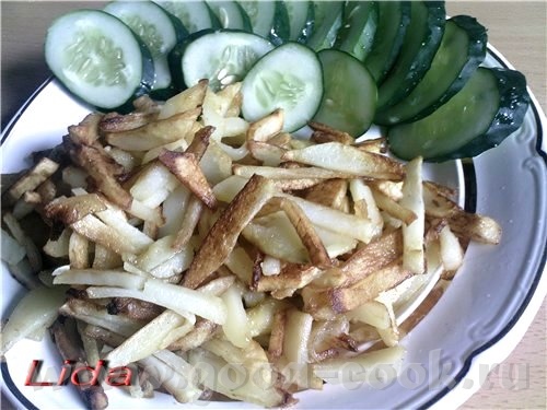 Картофель Фри Пока рыбка жарится, можно быстро нажарить фри-картошечку небольшими порциями
