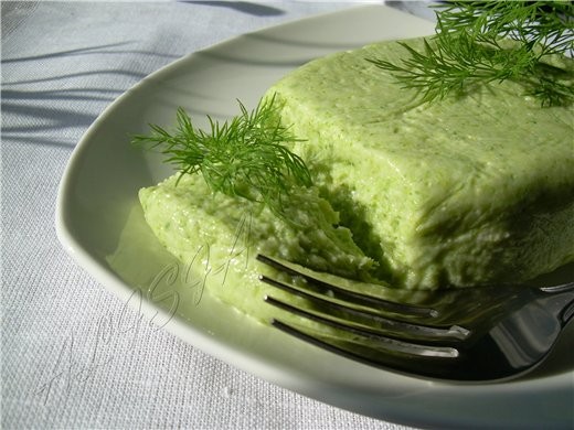 Хочу предложить вам замечательное и вкусное блюдо, напоминающее воздушное облако из брокколи