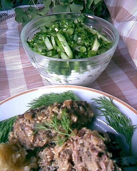Сегодня представляю вашему вниманию простое, но очень ароматное и вкусное блюдо - 2