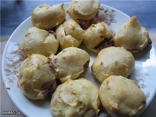 Вот готовые булочки