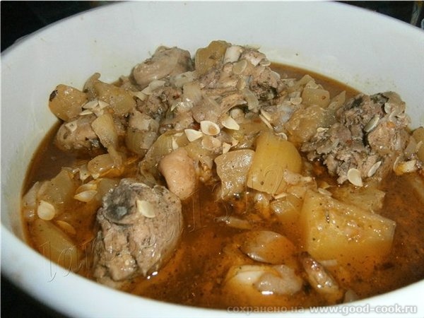 Курица, запечёная в кабачках и луке 600 г курицы 800 г мякоти кабачка (очищенного от шкурки) 300 г репчатого лука 2 зу...
