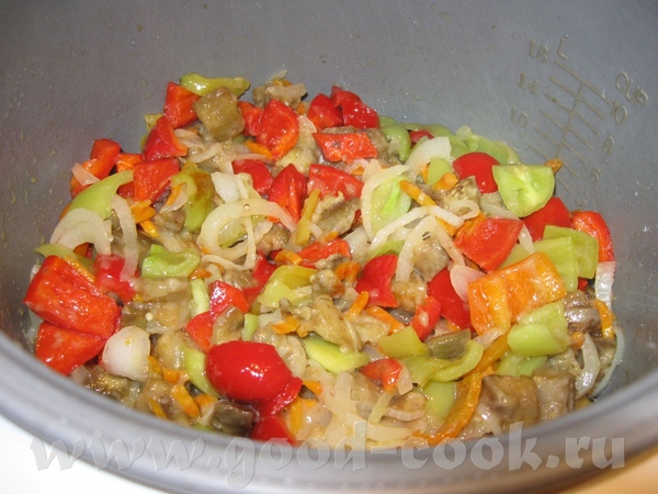 Используя овощи по сезону, приготовила простое Соте из баклажанов с фетой Почистила три крупненьких...