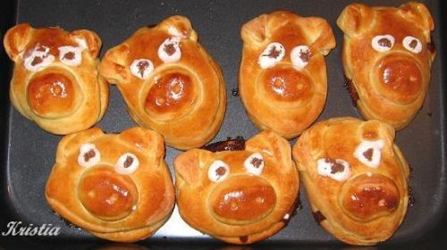 Попробовала испечь свинок, рецепт от Кутовой Ирины здесь , вот какие хрюши у меня получились