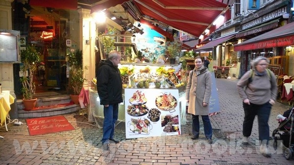 Конечно же нельзя не упомянуть следующие символы города Улица Мясников: Улица состоящая из сплошных...