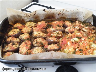 Фаршированые маленькие бакложанки и кабачки Маленькие бакложанки и кабачки (5-6 см) фаршированые об...