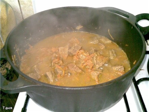 Мясо тушеное с жареной картошкой 700 г говядины 2 луковицы 2 моркови 700 г картофеля специи по-вкус... - 2