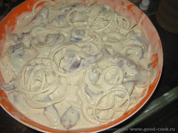 Перемешиваем и выкладываем кусочки сельди - 2