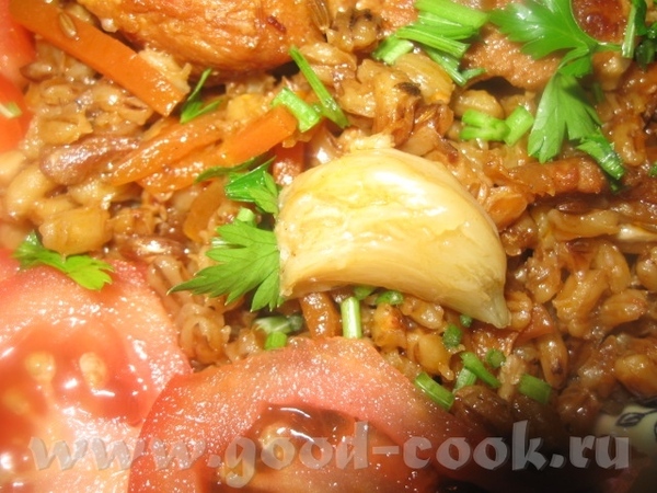 ВКУСНАЯ ПЕРЛОВКА С МЯСОМ Назвать это блюдо пловом, вроде бы, неправильно… Кашей – тоже рука не подн...