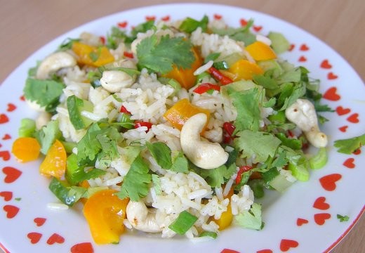 Жареный рис с орехами кешью на 4 порции: 250 гр