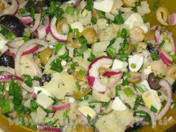Картофельный салат с маслинами-2 3 картофелины 2 крутых яйца 100 гр черных маслин, порезанных кольц...