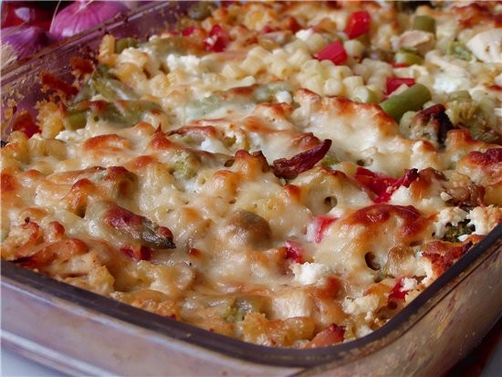 Запеканка из макарон с овощами и мясом 300 г макаронных изделий 2 горсти мороженной зеленой фасоли...