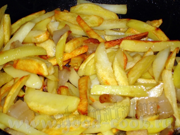 А я вчера картошечку с салом жарила, ох и вкуууууусно , муж с солеными огурчиками ел, а я просто с...