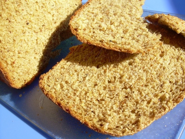 Оля и у меня есть такой хлеб, готовила его не один раз, очень сытный и вкусный, ароматный хлеб - 2