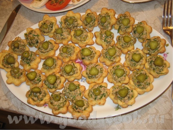 Это соленые печенья с паштетом из тунца