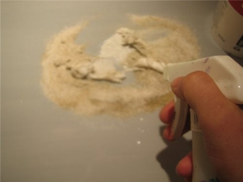 Песок мелкий, можешь в хозяйственном магазине поискать (или в аквариумномsmile - 3