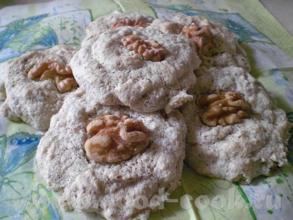 Рождественская выпечка Schneekьsschen – Снежный поцелуйчик 4 яичных белка 1 щепотка соли 125 г саха...