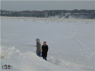 Вот еще пару видов одного из рай-в у реки, место прогулок местных жителей вдоль реки - 5