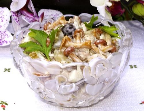 Салат из куриной грудки с грибами В субботу делала салатик новенький