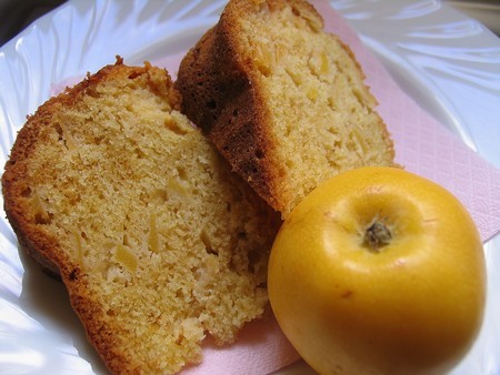 Ароматный яблочный кекс, рецептик давно-давно перевела себе с греческого кулинарного журнальчика, т...