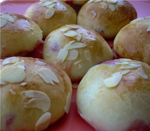 Булочки с Клубникой