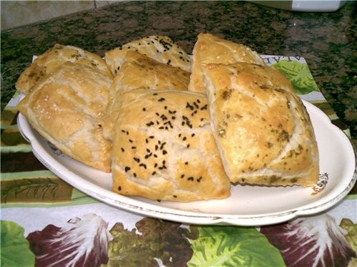 Бурекасы с творогом,оливками и заатаром(майоран) Готовое слоеное тесто 200 г творога 100 г домашнег... - 3