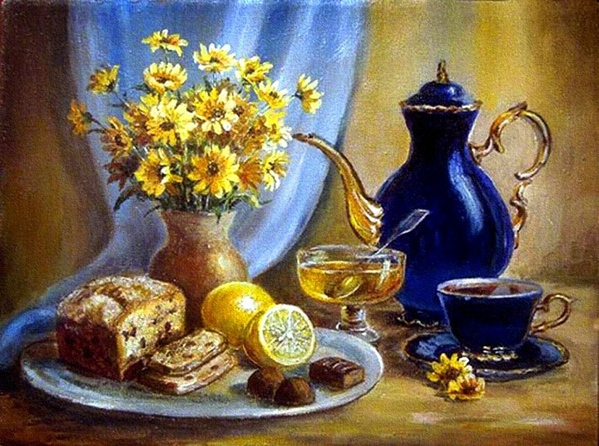 Чай с медом, кекс и конфеты