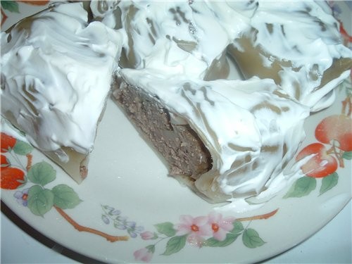завалялась фотка прошлонедельных рулетов с мясом(те же манты)