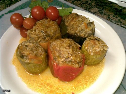 Фаршированные овощи 150 г куринного фарша 150 г индюшинного фарша 150 г говяжьего фарша 1 луковица... - 4