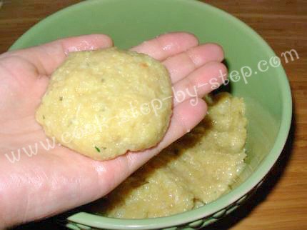 1/3 чашки молока 1 яйцо 1 луковица 500 гр куриной грудинки (мясо только - 5