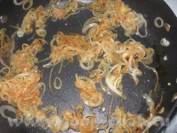 В разогретый сотейник, в котором жарилось мясо, (или если вы делаете без мяса, то просто в сотейник... - 2