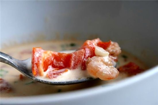 острая сливочная закуска с креветками