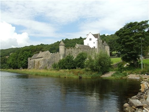 Ето озеро Lough Gill и Parke&#39;s Castle(1600) Carrowmore Megalithic Cemetery- кладбище периодa ме...