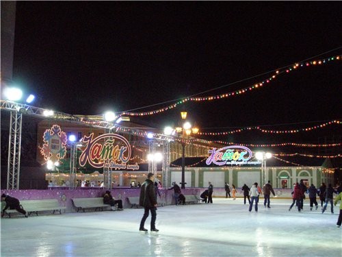 Продолжаем гулять по новогоднему городу - 2