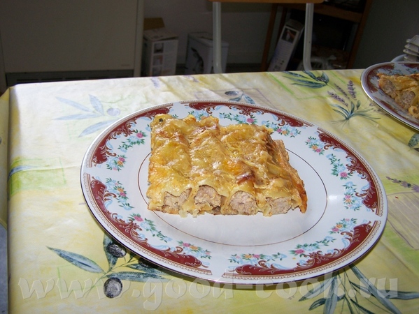 салатеГ 2: свекла с орешками,чесночком и маянезой Есчо было оливье,но чё то не сфоткали,забыли - 2