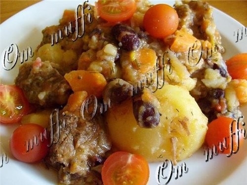 КОТЛЕТКИ ИЗ БАРАНИНЫ С САЛАТОМ И ПОМИДОРАМИ ЧЕРИ КАРТОФЕЛЬ ТУШЁНЫЙ С ГОВЯДИНОЙ И КРАСНЫМ ЛОБИ - 2