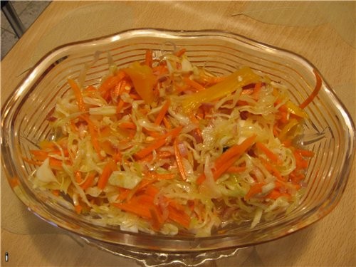 У нас была сегодня наша любимая закусочная капустка от Алены