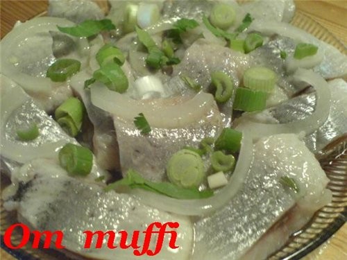 ЗАКУСКА ИЗ СЫРА, ЯБЛОК И ОРЕХОВ СЕЛЬДЬ МАРИНОВАННАЯ На горячее было: СВИННЫЕ РУЛЕТИКИ С ГРИБАМИ И С... - 2