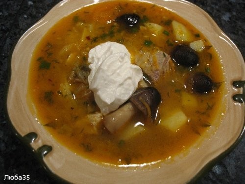 борщ с грибами и свежей капустой