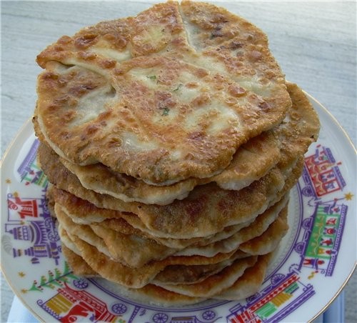 Плацинды с мясом и зеленью