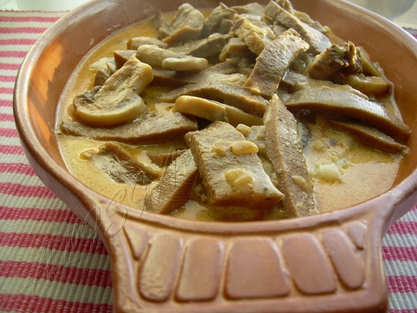 Танюшa отличный рецепт Говяжий язык под грибным соусом всем рекомендую, очень вкусное и нежное блюд...