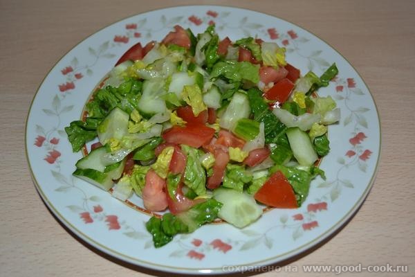 Вчера было скромненько Овощное рагу с тушенным мясом и пюрешка и салатик - 2