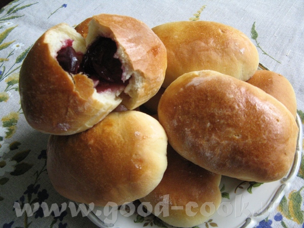 Девочки , вот вам еще пирожочки с мясом жареные: И со сливой печеные Инна, грибов, у меня к сожален... - 2