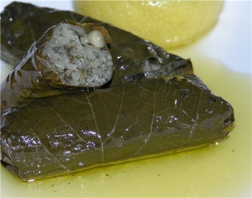 ВИНОГРАДНЫЕ ЛИСТьЯ, ФАРШИРОВАННЫЕ РИСОМ, ПО-ГРЕЧЕСКИ Вкусно с тцацики, но и без него - очень, подав...
