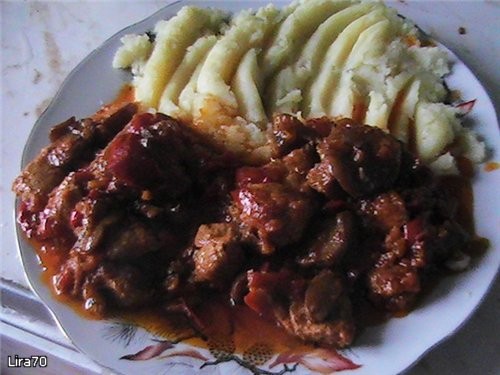 Спасибо за свининку тушеную с грибами: вкуснота у меня не так красиво, но очень вкусно получилось