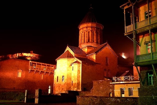 А вот вам несколько видов моего города, которые лучше всего рассматривать под мотив Мухамбази А еще... - 2