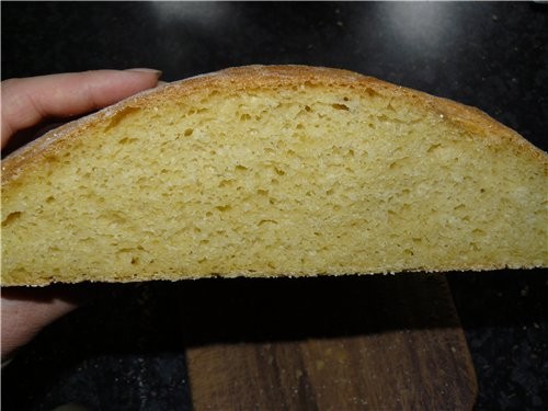 ХЛЕБ С КУКУРУЗНОЙ МУКОЙ – Brot mit Maismehl