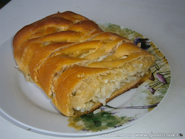 Пирог-плетёнка с рисом и яйцами